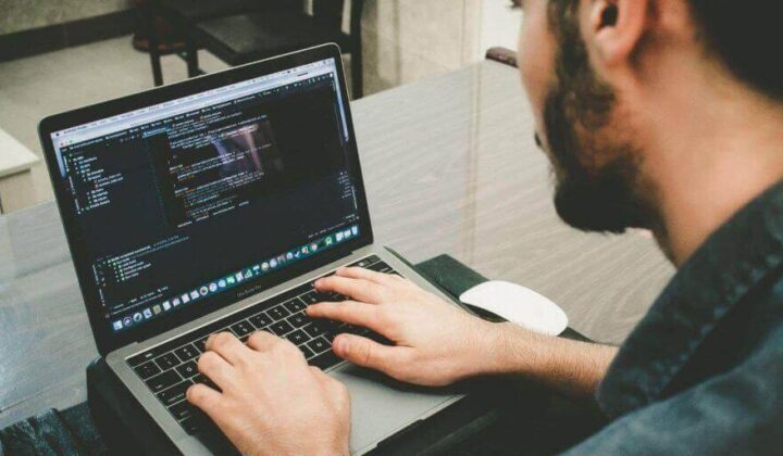 E-commerce a Caserta: WooCommerce e Magento 2 su misura